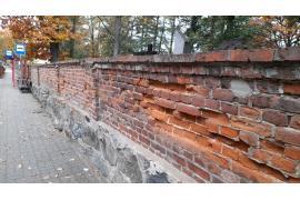 <b>GM. CZERSK. Pojawiła się szansa na odnowienie m.in. muru cmentarza parafialnego w Czersku. Gmina składa wnioski na realizację czterech zadań w rządowym programie </b>