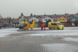 <b>Helikopter wylądował na targowisku miejskim w Czersku (FOTO)</b>