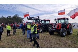 <b> GM. CZERSK. Trwa protest rolników. Blokada DK22 ma potrwać do godz. 14.00 (ZDJĘCIA, WIDEO) </b>