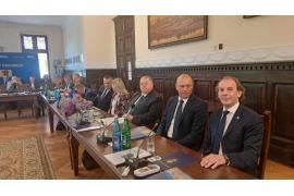 <b>Pierwsza sesja Rady Powiatu Chojnickiego za nami. Marek Szczepański ponownie starostą chojnickim (WIDEO, ZDJĘCIA) </b>