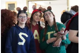 <b>CZERSK. Szkolne korytarze w LO im. W. Pola wyglądały jak plan filmowy (ZDJĘCIA)</b>