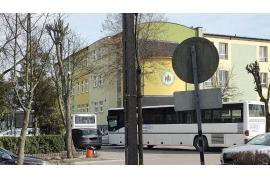 <b>CZERSK. Niebezpiecznie przy szkole. Czytelniczka: Dzisiaj prawie doszło do tragedii</b>