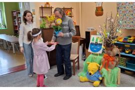 <b>CZERSK. WIZYTA HISTORYKA ROMANA BYSTRYKA W PRZEDSZKOLU Z OKAZJI `100 - LECIA MIASTA CZERSK` (ZDJĘCIA)</b>