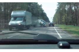 <b>Moment zderzenia na drodze krajowej nr 22, odcinek <br>Gutowiec - Rytel (FILM)</b>