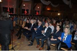 <b>Operetkowy Koncert Noworoczny <br>w Czersku. Przedstawiono załogę czerskiego GCK. Podziękowania <br>i życzenia od burmistrza (ZDJĘCIA)</b>