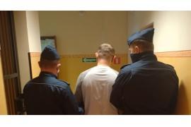 <b>Policjanci z Czerska na gorącym uczynku zatrzymali dwóch oszustów. Zobacz na czym polegał proceder</b>