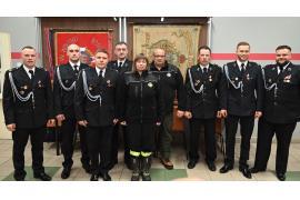 <b>CZERSK. Tomasz Grubich nowym prezesem OSP Czersk. Kamil Megger naczelnikiem. GRATULACJE! Wybory zarządu i komisji rewizyjnej (ZDJĘCIA, WIDEO)</b>