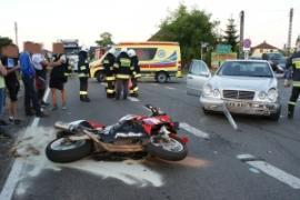 <b>Wypadek na berlince w Łęgu. Zderzenie samochodu z motocyklem. Droga zablokowana - godz. 22.00 </b>