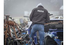 <b>POMORSKIE. Uderzenie w przestępczość samochodową. Odzyskano m.in. mercedesy z terenu Chojnic (ZDJĘCIA, WIDEO) </b>