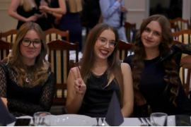 <b>CZERSK. LO Czersk: Połowinki 2025 - niezapomniany wieczór pełen zabawy (FOTO)</b>