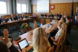<b>Sesja Rady Miejskiej w Czersku. Interpelacje, uchwały, wnioski (WIDEO)</b>
