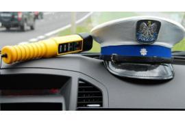<b>Kontrola ponad 200 pojazdów, 111 mandatów karnych - zobacz podsumowanie świątecznego weekendu na drogach powiatu chojnickiego</b>