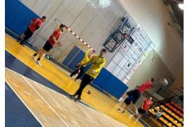 <b>AKTUALIZACJA - KOMENTARZ TRENERA. CZERSK. MKS Handball Czersk zmierzył się dziś z drużyną SMS I Kwidzyn - na wyjeździe. Niestety czerszczanie przegrali z liderem ligi 29-24</b>