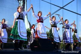 <b> CZERSK. Międzynarodowy Festiwal Folkloru – `X Kaszubskie Spotkania z Folklorem Świata` - DRUGI DZIEŃ WYSTĘPÓW NA CZERSKIEJ SCENIE (ZDJĘCIA, FILM) </b>
