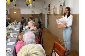 <b>CZERSK. Świętowaliśmy Dzień Babci i Dziadka - najpiękniejszym prezentem były odwiedziny wnuków naszych seniorów (ZDJĘCIA)</b>