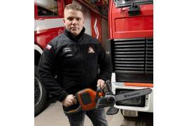 <b>CZERSK. Pilarka akumulatorowa dla czerskich strażaków (PODZIĘKOWANIA, ZDJĘCIA)</b>