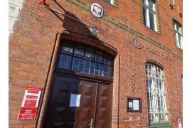 <b>CZERSK. Jest reakcja Poczty Polskiej. Będą zmiany? Wracamy do sprawy zbyt krótkich godziny otwarcia placówki w Czersku</b>