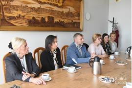 <b> CZERSK.  Spotkanie z Dariuszem Majorkiem. Rozmawiano m.in. o SI`Równość` i działaniach na rzecz osób z niepełnosprawnościami (ZDJĘCIA) </b>