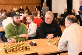 <b>CZERSK. Trwają Turnieje Szachowe w Czersku (ZDJĘCIA, WIDEO)</b>