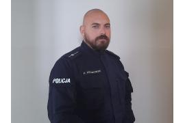 <b>POZNAJ SWOJEGO DZIELNICOWEGO. KOMISARIAT POLICJI W CZERSKU – mł.asp Krystian Krzyżkowski, można już oddawać głosy </b>