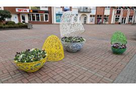 <b>CZERSK. Zniszczenia kwietników w centrum Czerska - apel AZK (FOTO)</b>