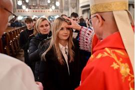 <b>CZERSK. Bierzmowanie oraz wprowadzenie relikwii Błogosławionego Carla Acutisa (ZDJĘCIA, WIDEO)</b>