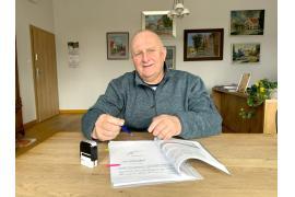 <b>GM. CZERSK. Wniosek o dofinansowanie podpisany - Aktywne Sołectwo Pomorskie 2025. Boisko sportowe w Łęgu - trybuny i oświetlenie. Kiedy decyzja?</b>