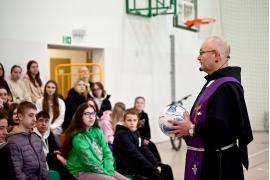<b> GM. CZERSK. Rekolekcje Wielkopostne w Zespole Szkół w Malachinie (ZDJĘCIA) </b>
