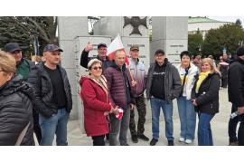 <b>CZERSK. Handlujący na czerskim targowisku na proteście w Warszawie. Sprzeciwiają się SENT dla odzieży i obuwia (ZDJĘCIA)</b>