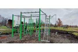 <b>CZERSK. Street workout w Parku Borowiackim w Czersku (FOTO)</b>