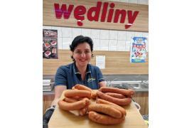 <b>LEWIATAN CZERSK. Grillujemy i świętujemy również w urodziny Czerska! Pani Kasia zaprasza po kiełbaski i nie tylko – szykuje się wystrzałowy weekend! (ZDJĘCIA, OFERTA) </b>