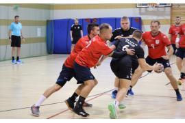 <b>CZERSK. Zawodnicy MKS HANDBALL CZERSK niepokonani! Kolejne zwycięstwo – czerszczanie wygrywają u siebie 36:33. GRATULACJE! (ZDJĘCIA, WIDEO)</b>