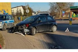 <b>  CZERSK. Zderzenie pojazdów na rondzie w Czersku. AKTUALIZACJA - WSTĘPNE USTALENIA POLICJI (ZDJĘCIA) </b>