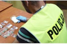 <b>Czerscy policjanci zabezpieczyli <br>200 porcji handlowych amfetaminy<br> oraz kilkanaście porcji marihuany (FOTO)</b>