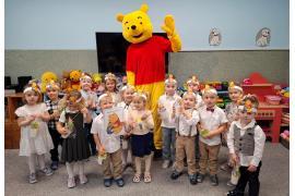 <b>DZIEŃ EDUKACJI NARODOWEJ W PS NR 1 IM. KUBUSIA PUCHATKA W CZERSKU (ZDJĘCIA)</b>