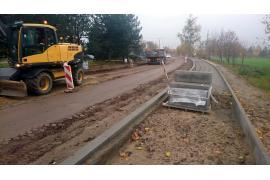 <b>Przebudowa zakończy się w maju 2022. Trwają prace na odcinku ul. Gdańskiej, od strony Czerska (FOTO)</b>