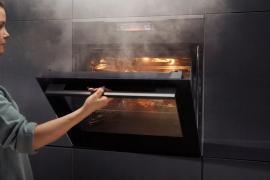 <b>Idealne potrawy za każdym razem z piekarnikiem parowym Electrolux</b>
