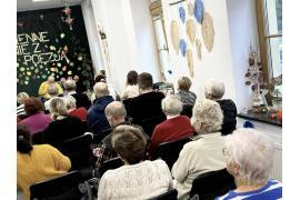 <b> CZERSK. Jesienne Spotkanie z Poezją. Utwory zaprezentował Pan Krzysztof Majer (ZDJĘCIA)</b>