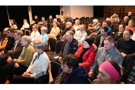 <b>Nowe sygnalizacje? Bez fotoradaru w Łęgu? `Chcą mi zabrać 90% działki. Na to nie ma zgody`. Spotkanie - przebudowa DK22 Czersk – Czarna Woda (ZDJĘCIA, WIDEO)</b>