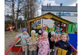 <b>CZERSK. Pierwszy Dzień Wiosny w Przedszkolu nr 2 im. Jana Brzechwy w Czersku (ZDJĘCIA)</b>