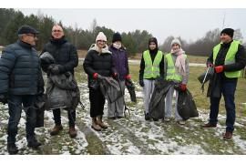<b> CZERSK. Społeczna akcja sprzątania na Osiedlu Tucholskim (ZDJĘCIA)</b>