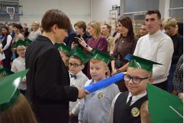 <b>CZERSK. Ślubowanie klas I w czerskiej `JEDYNCE` (ZDJĘCIA)</b>