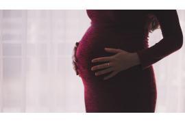 <b>Czy ciążą w czasach koronawirusa jest bezpieczna? Jak wygląda opieka nad ciężarną?</b>