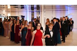 <b>CZERSK. Trwa studniówka maturzystów z czerskiego LO (ZDJĘCIA - cz. I, WIDEO)</b>