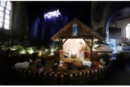 <b> Nowa szopka bożonarodzeniowa <br>w czerskim kościele (ZDJĘCIA)</b>