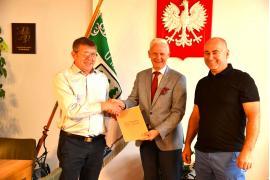 <b>Umowa na budowę drogi Czersk - Klaskawa - Mosna podpisana</b>
