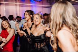 <b>CZERSK. Zobaczcie jak bawili się nasi maturzyści z LO w Czersku! (ZDJĘCIA cz. III - zabawa, tort, WIDEO)</b>