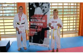 <b>Sukces zawodników z Czerskiego klubu na Międzywojewódzkich Mistrzostwach Młodzików w Karate Tradycyjnym WEJHEROWO 2022. Gratulacje! (ZDJĘCIA)</b>