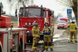 <b> POW. CHOJNICKI. Ćwiczenia ratowniczo-gaśnicze na obiekcie kościoła – zobaczcie, jak szkolili się strażacy m.in. z OSP Czersk (WIDEO)</b>