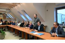 <b>CZERSK. Dyskusja o przebudowie ulic w centrum Czerska – pytania i uwagi. Termin zakończenia inwestycji – 30 czerwca br. - realny? Przystanek docelowo przy dra Zielińskiego (WIDEO, ZDJĘCIA)</b>